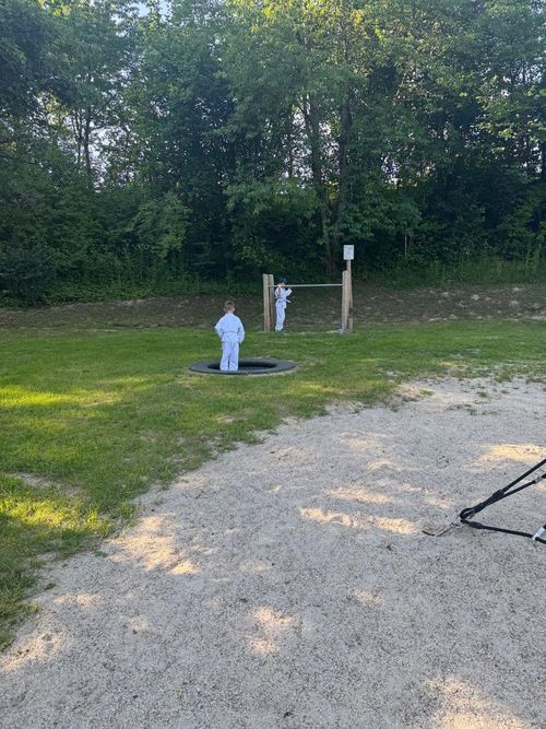 Bilder vom Karatetraining am Feng Shui Park in Lalling