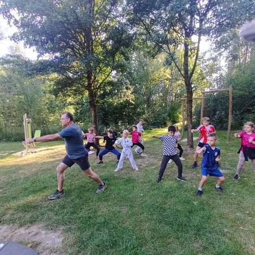 Bilder vom Karatetraining am Feng Shui Park in Lalling