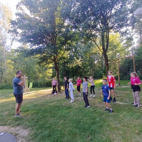 Bilder vom Karatetraining am Feng Shui Park in Lalling