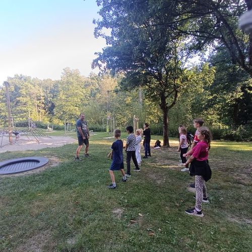 Bilder vom Karatetraining am Feng Shui Park in Lalling